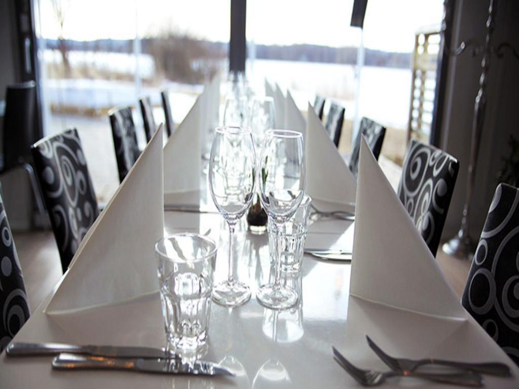 Hasse Pa Sjoekanten Hotell & Restaurang Jönköping 외부 사진